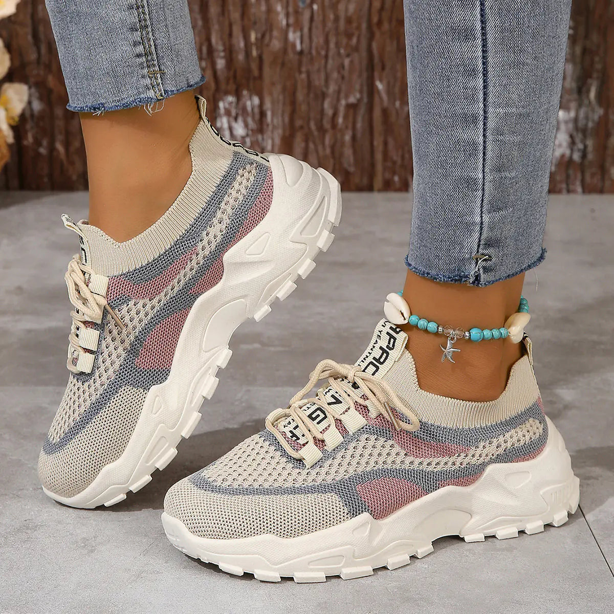 2023 Fashion Retro Lightweight Breathable Sneakers