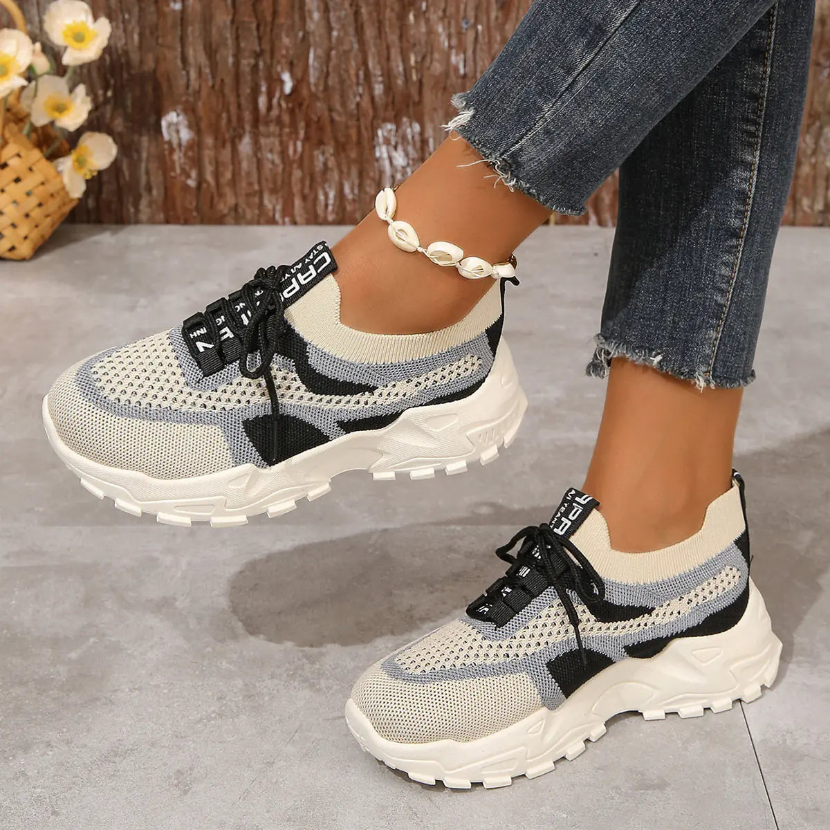 2023 Fashion Retro Lightweight Breathable Sneakers