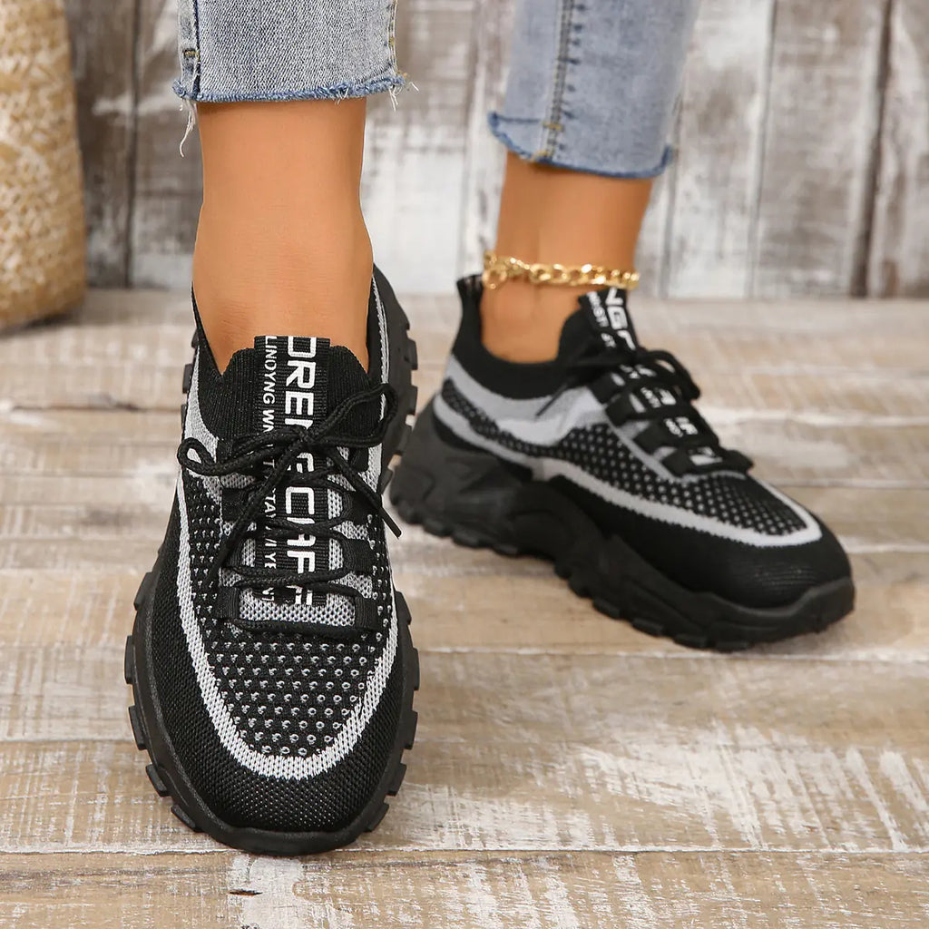 2023 Fashion Retro Lightweight Breathable Sneakers